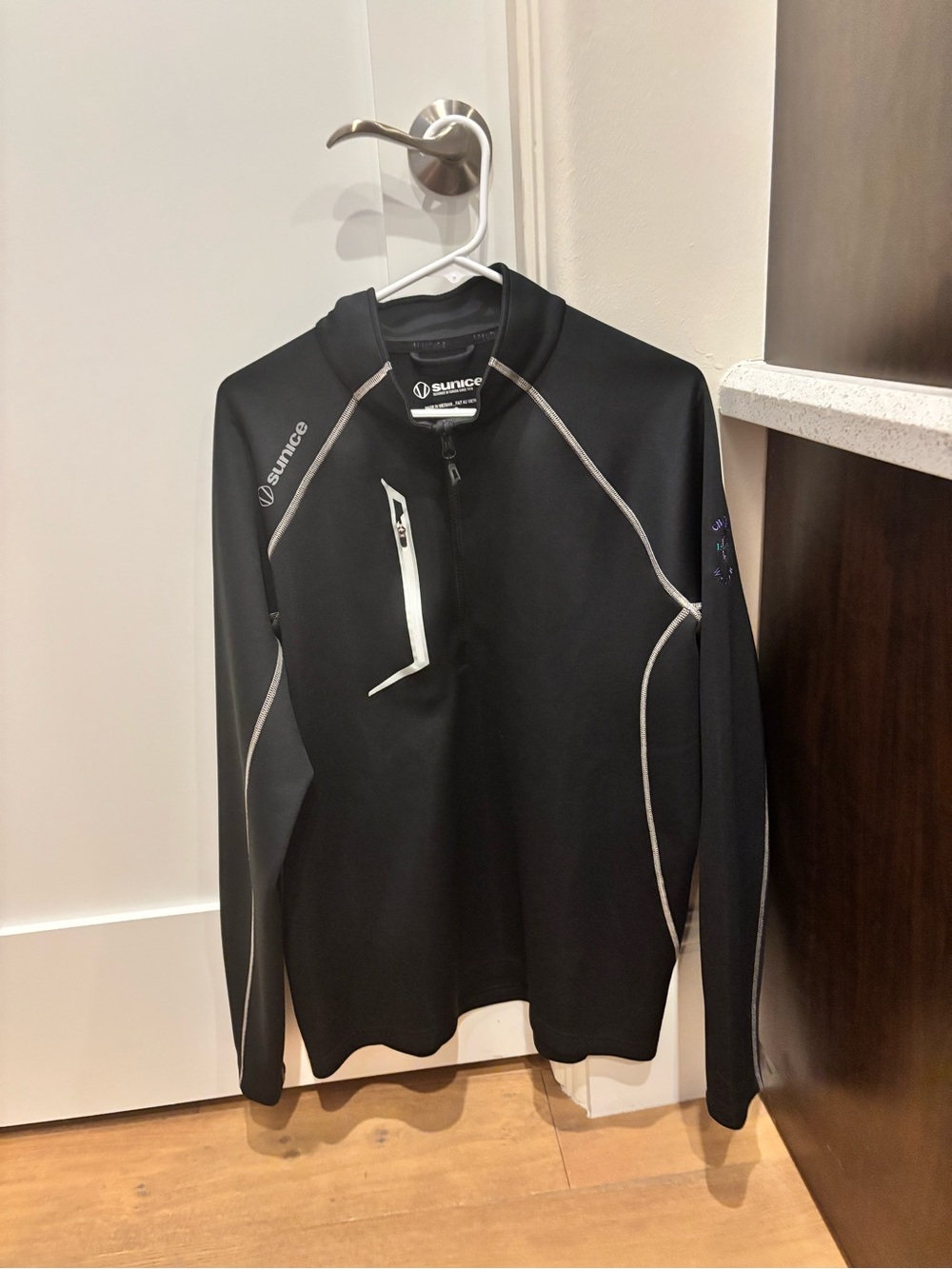 Sunice Black Performance Golf Jacket with Contrast Stitch Chateau Whistler MensL